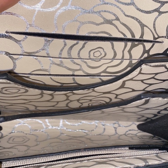 Small clutch cross body bag no tears never used - Picture 4 of 4